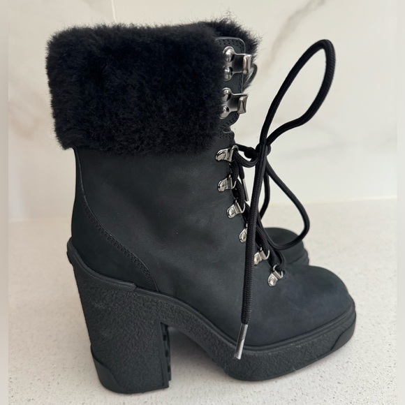 MONCLER Claudia faux fur-trimmed nubuck ankle boot EU 35 US 5 - Picture 2 of 8